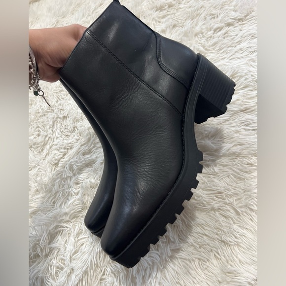 New Andre Assous Milla black leather Square Toe Bootie - size 11 - NWOT - Picture 5 of 8